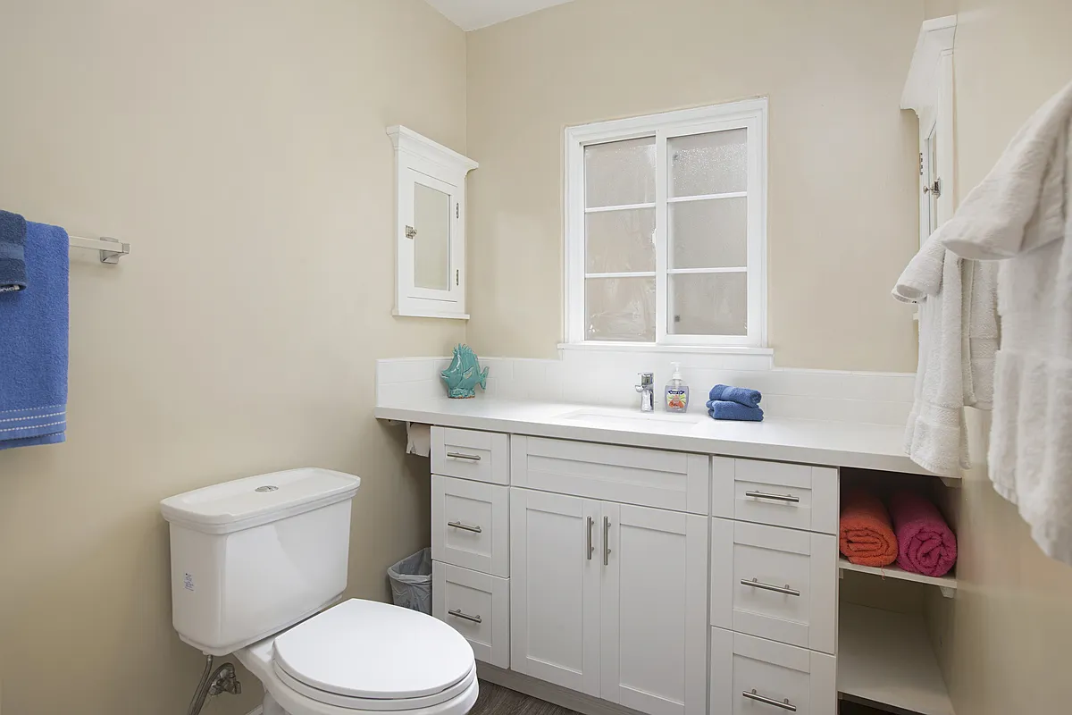 Whiting Court — Photo 1
