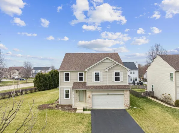 1012 Berry St, Elburn, IL 60119