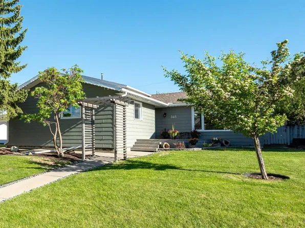 345 N 9th St SE, Three Hills, AB T0M 2A0