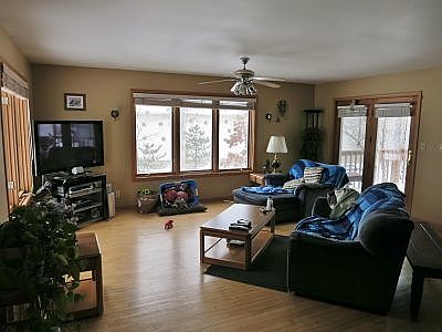 4th image of 919 W Grange Ave