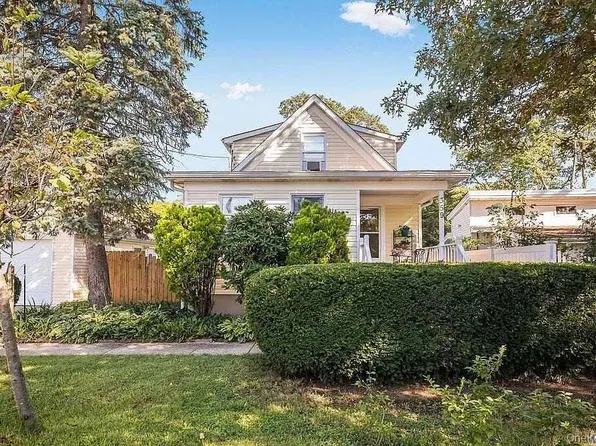 359 Erlanger Boulevard, North Babylon, NY 11703