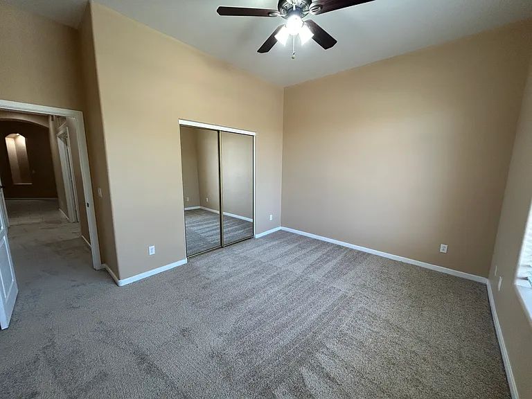2041 E Fawn Dr — Photo 46