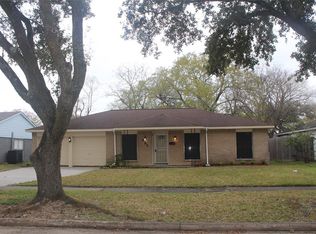 951 Beachcomber Ln, Houston, TX 77062