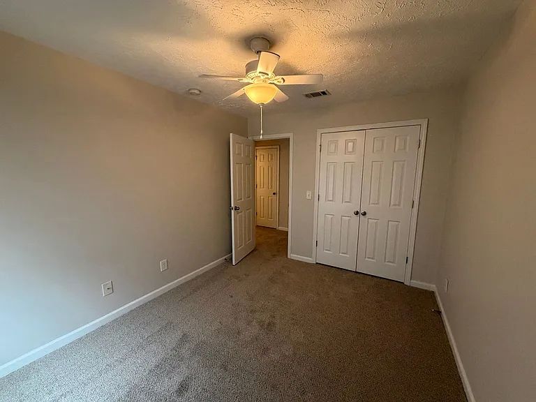8115 Valley Oak Dr — Photo 19