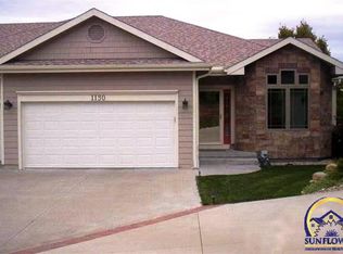 1130 SW Red Oaks Ct, Topeka, KS 66615