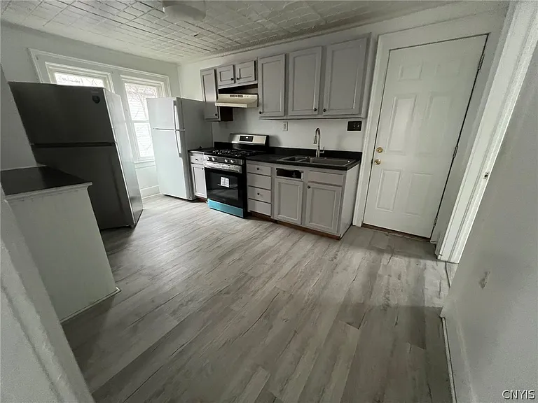 229 Kellogg St — Photo 9