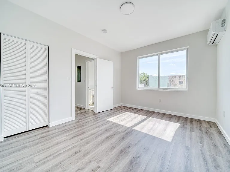 2352 SW 5th St #5 — Photo 14