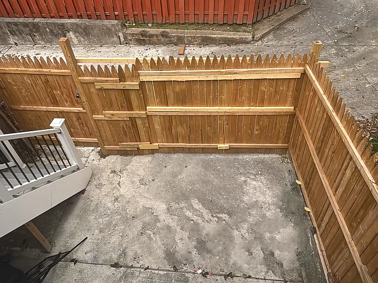2744 Baker St — Photo 7
