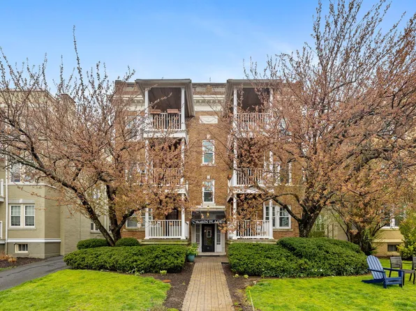 36 Robin Road APT 203, West Hartford, CT 06119