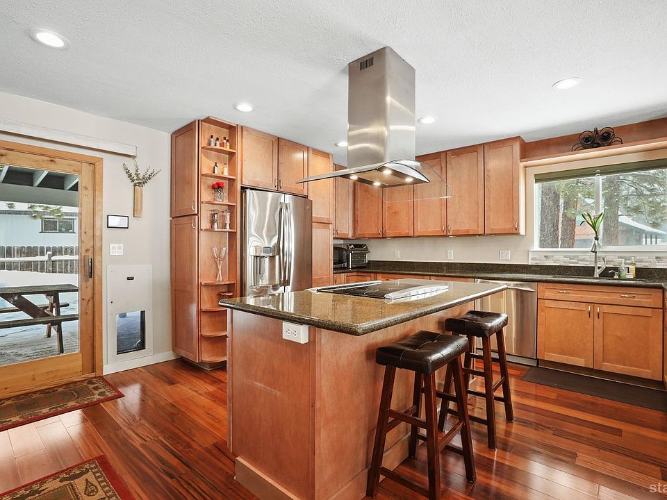 2nd image of 2889 Saint Nick Way