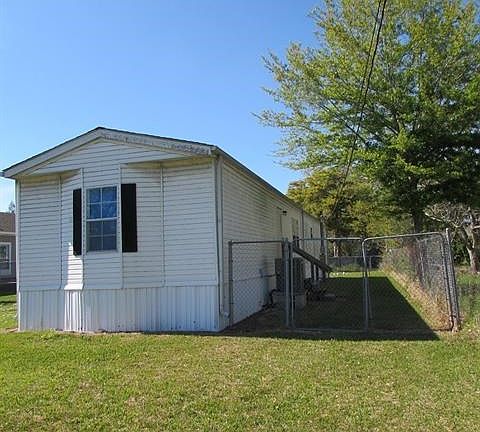2nd image of 117 Forest Dr