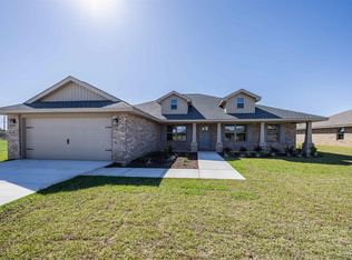 6220 Pineapple Dr, Milton, FL 32570