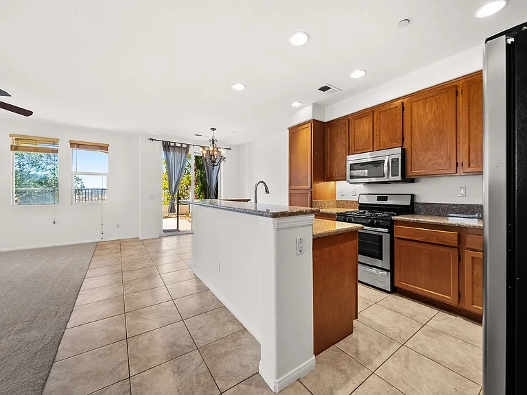 812 Mahogany St — Photo 11