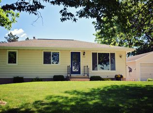 328 Swisher View Dr SW, Swisher, IA 52338