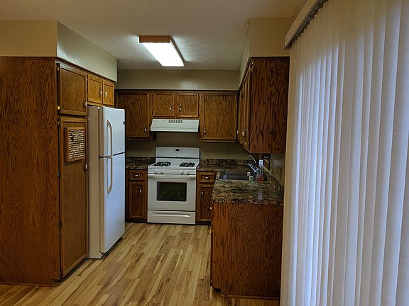 Lots of kitchen storage.