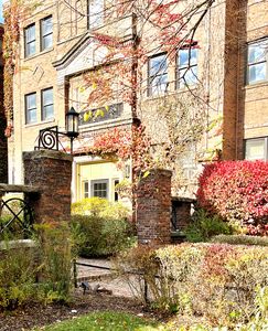 5716 S Kenwood Ave APT 1, Chicago, IL, 60637