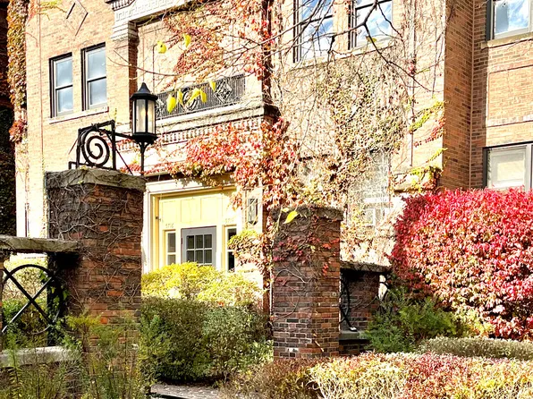 5716 S Kenwood Ave APT 1, Chicago, IL 60637