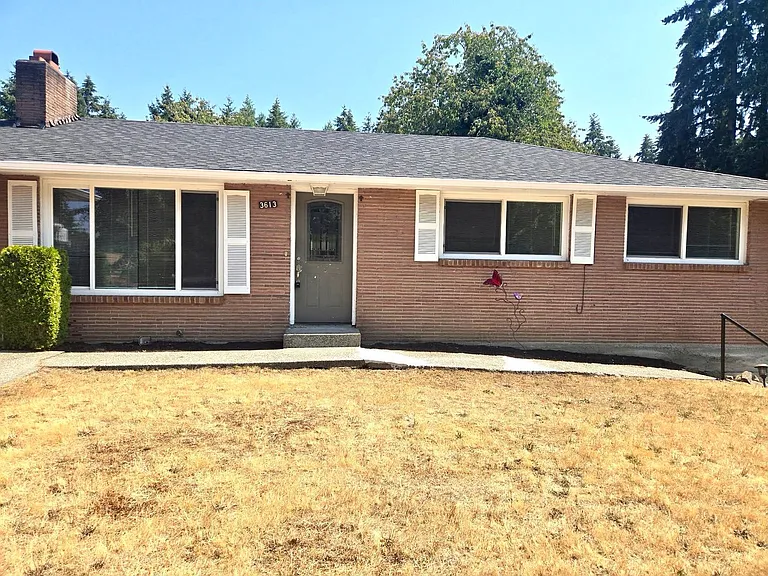 3613 Grandview Dr W — Photo 2