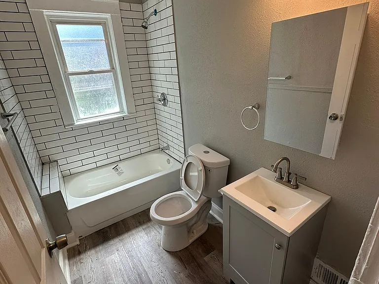 706 E 124th St #3 — Photo 8