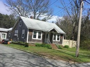 15 Aucoot Rd, Mattapoisett, MA 02739