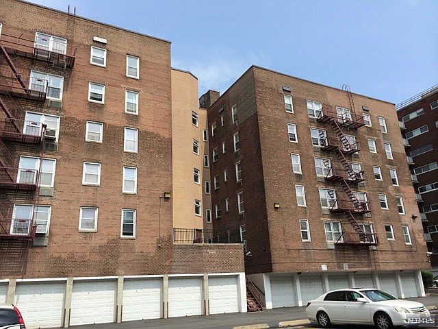 1st image of 2160 Center Ave #3