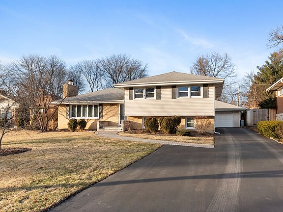 2nd image of 520 Bunning Dr