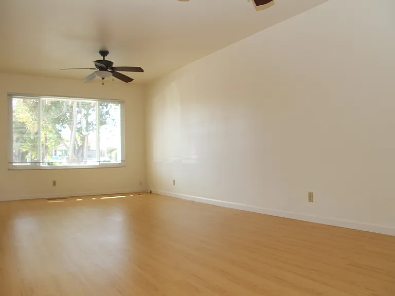 41058 Bairo Ct — Photo 13