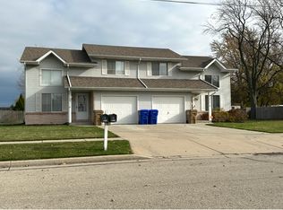 8871 17th Ave, Kenosha, WI 53143