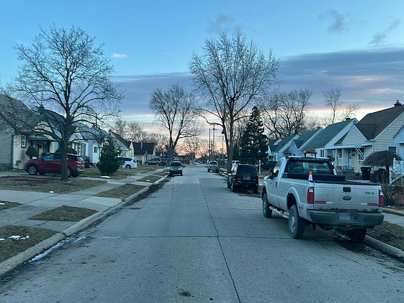 4th image of 26078 Pattow St