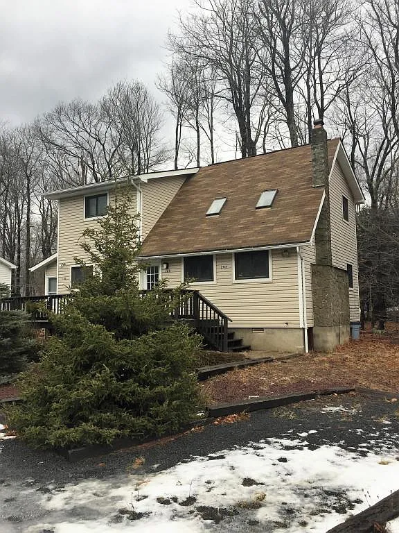 202 Greenbriar Cir photo 1