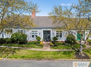 11 Rutland Ln #B, Monroe Township, NJ 08831