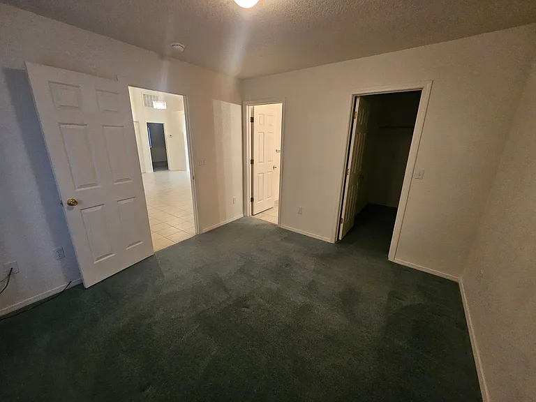 2304 E Oleander Dr — Photo 7