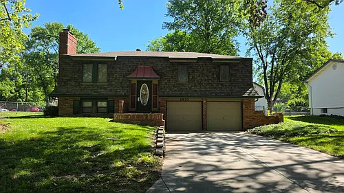 1620 W Brittany St Photo 1