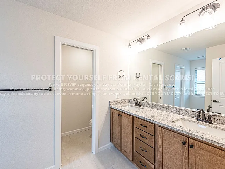 142 N Broyles Ave — Photo 10