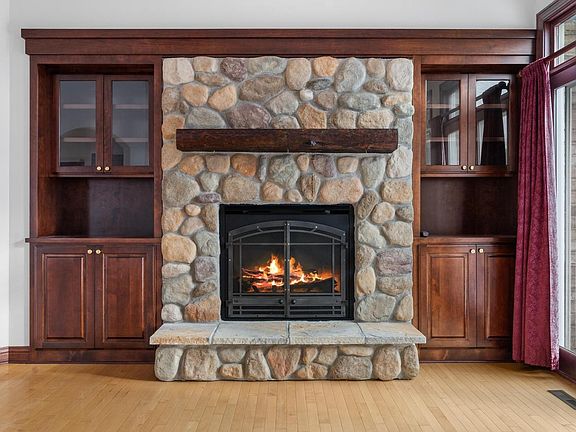 5th image of 145 Victoria CIRCLE