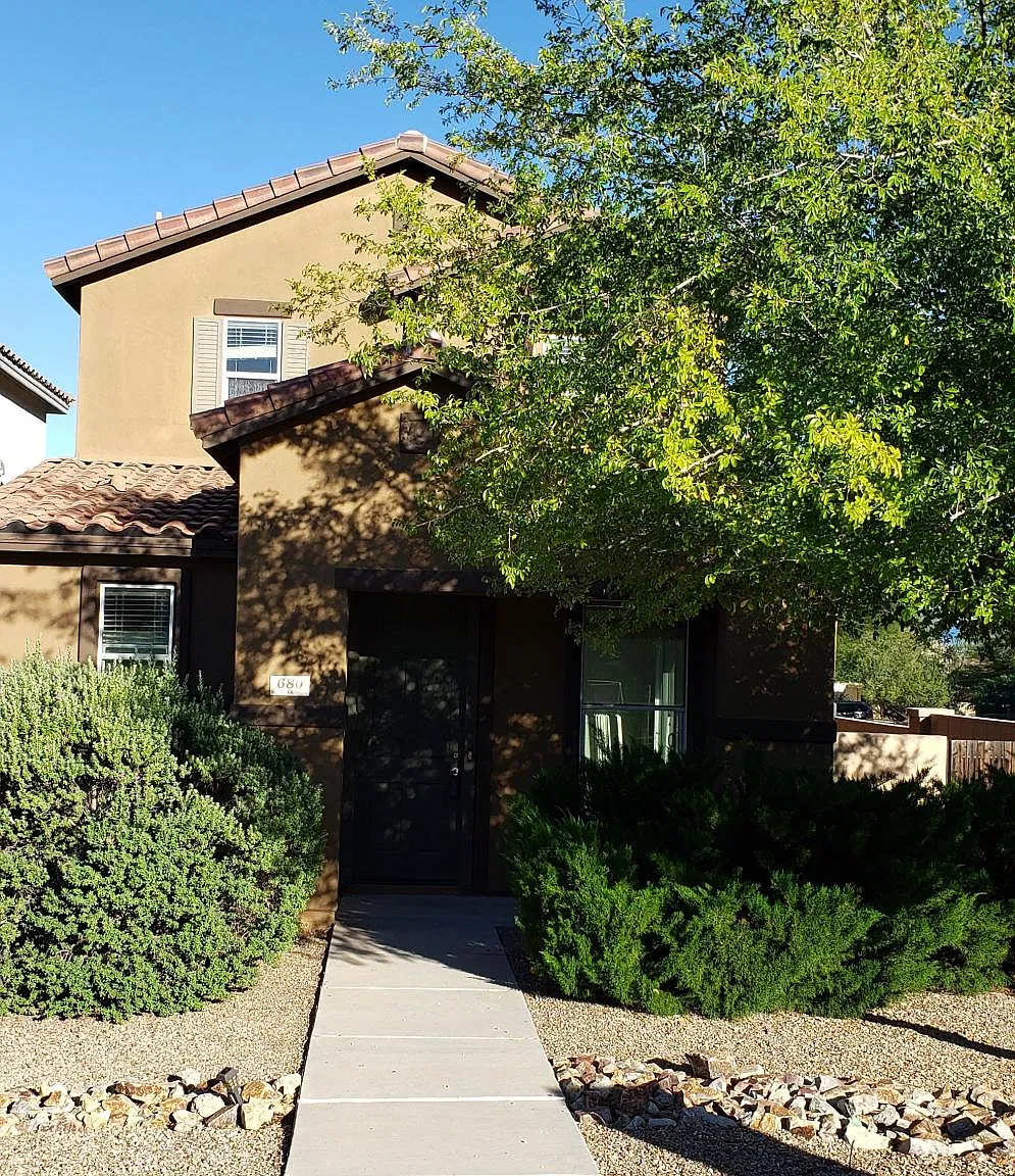 3 bed, 2.5 bath, 1378 sqft, $2,200 — Photo 2