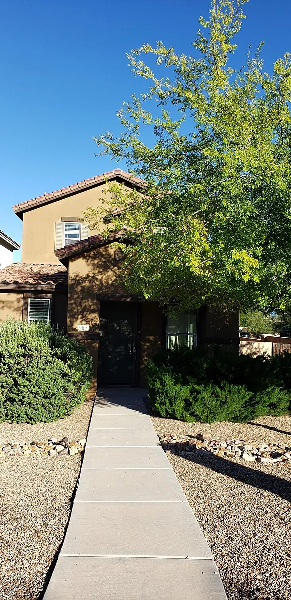 Building Photo - 680 W Paseo Celestial