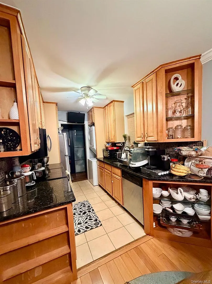 2 bed, 2.0 bath, 1071 sqft, $2,800 — Photo 2