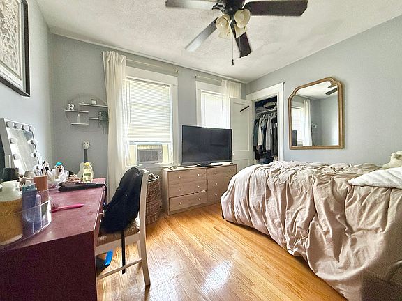 5th image of 128 Lawrence St #B