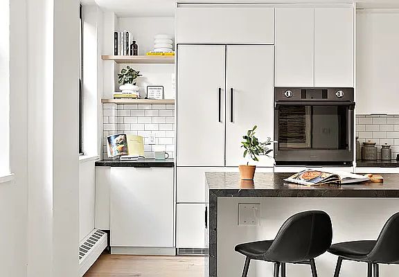 4th image of 63 E 9th St #6UV
