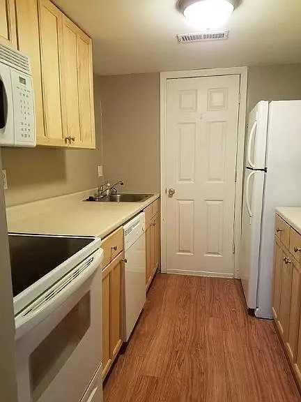 1126 Merrimar Cir N #H — Photo 5