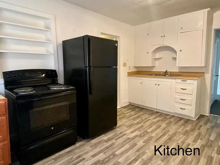 508 College St — Photo 3