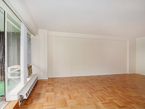4th image of 2727 Palisade Ave APT 7K