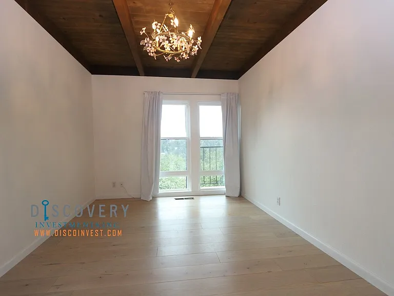 6891 Exeter Dr — Photo 17
