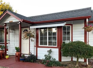 857 S 34th Pl, Springfield, OR 97478