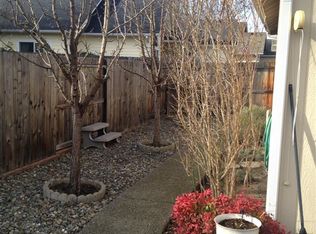 317 Brandy Ln, Grants Pass, OR 97527