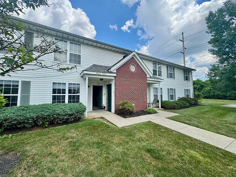 5647 Wellington Woods Blvd — Photo 1