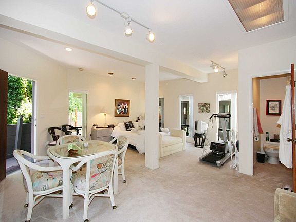 Detached guest house with bath. Could be art/music studio, workout room?