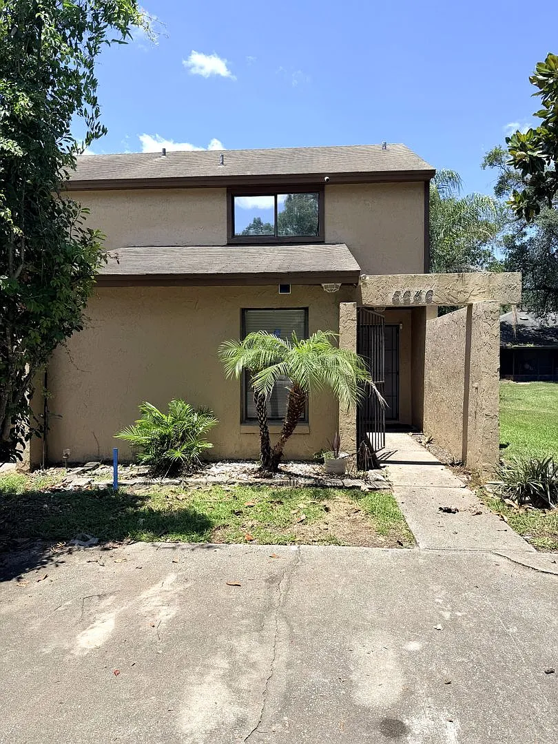 2 Bedroom / 2 Bathroom Whispering Pines Townhome — Photo 1