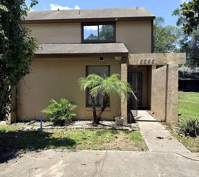 5646 S Pinebay Cir